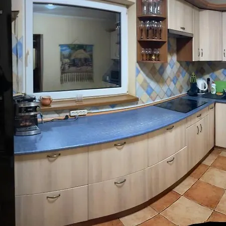 білий гриб Nyaraló *